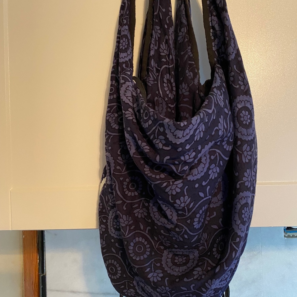 YOGA CLOTH CROSSBODY BAG - Picture 2 of 16